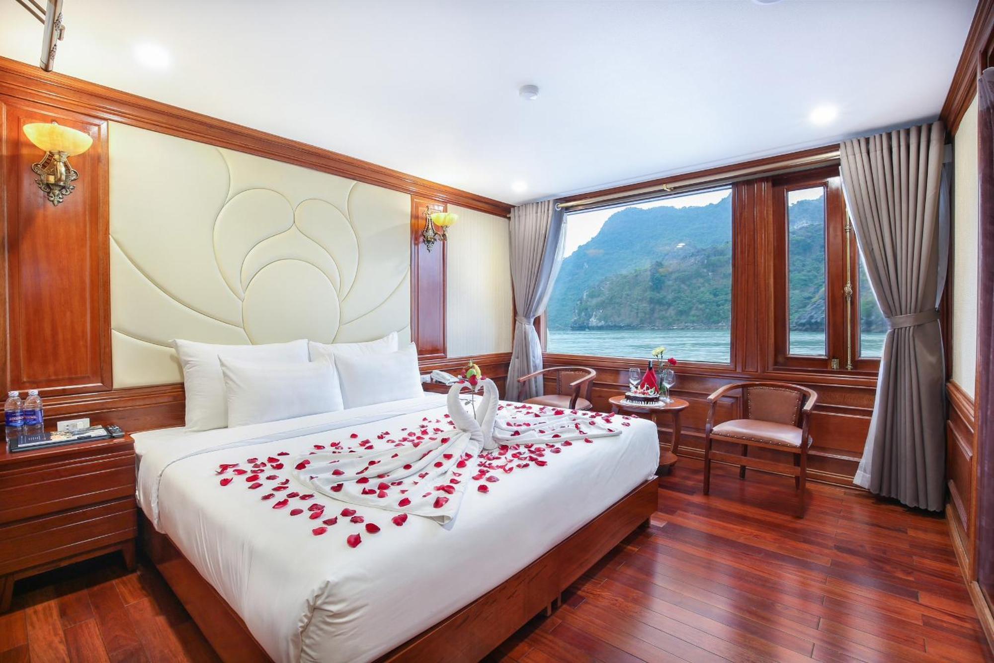 Le Journey Calypso Cruises * Hạ Long